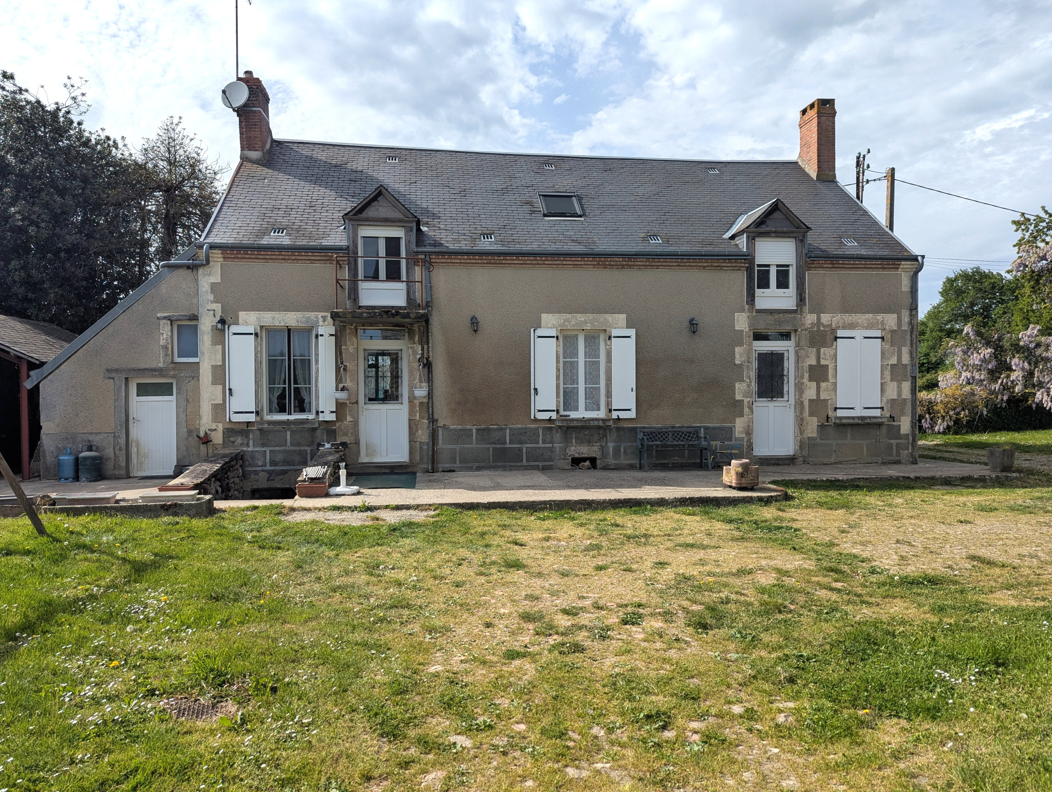 Maison de campagne avec grange à porteau sur 1ha5 !