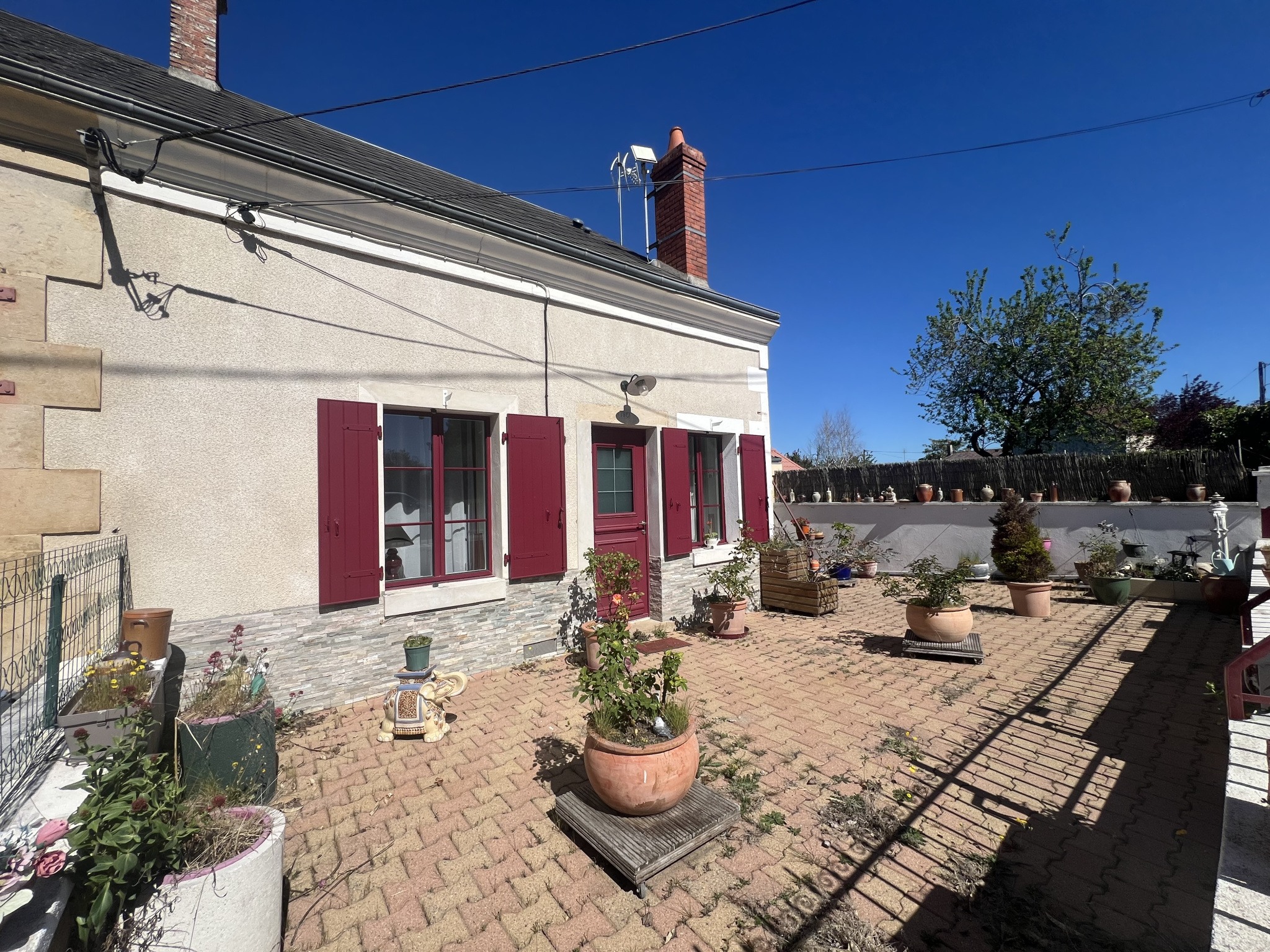 Maison d'habitation avec jardin